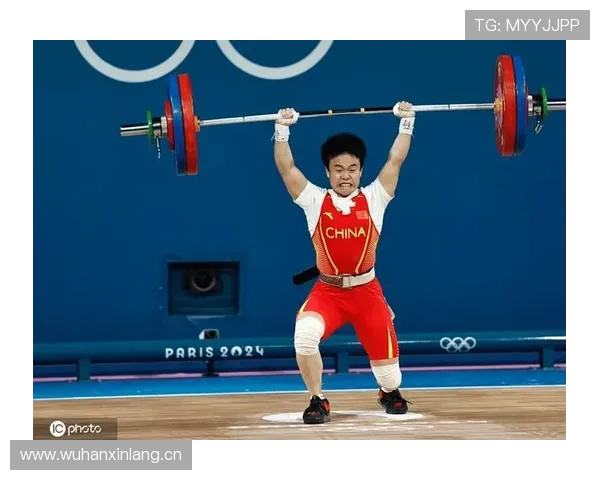 侯志慧，金牌挂胸口还点路边摊早餐，这画面把我笑瘫了