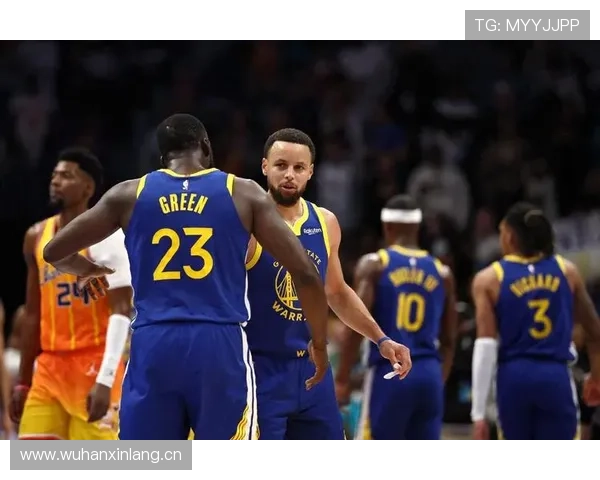 安东尼·戴维斯居然在纽约豪宅里养了只白鹤？这配得上球星身份吗？